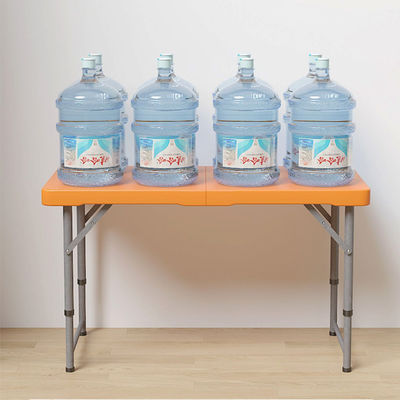 휴대용 HDPE 플라스틱 금속 조정 가능한 폴딩 테이블 호텔 레스토랑 및 잔치